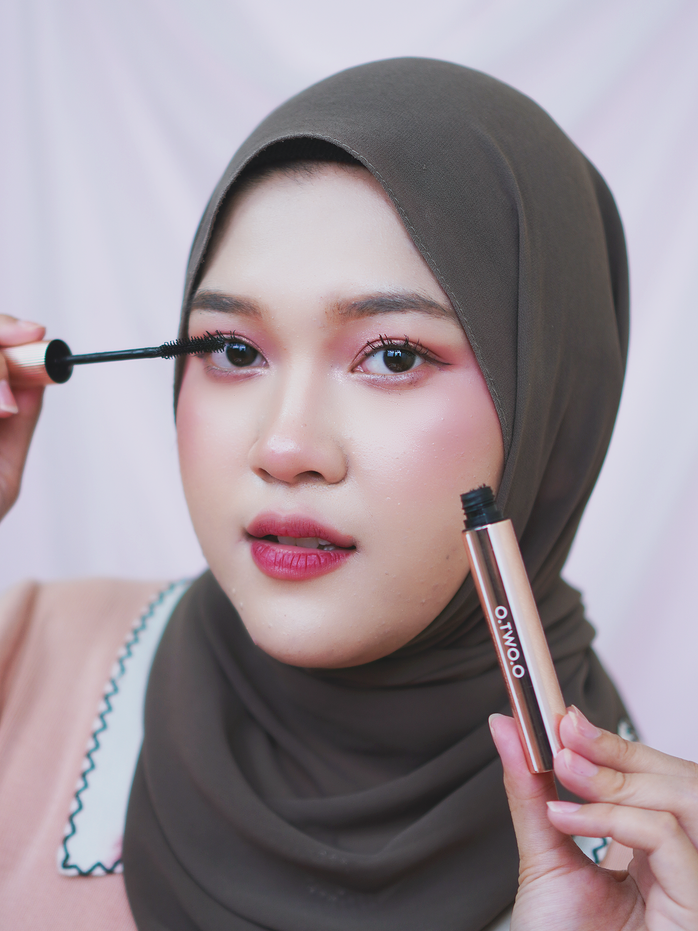 JOIN LIVE SEKARANG!! 🚨O.TWO.O lagi ada DOUBLE DAY SALE siap kasih DISKON BESAR-BESARAN! 🎉 Kesempatan emas buat kamu untuk dapetin: -Flash Sale penjepit bulu mata cuma Rp9.999 (jam 12 siang, khusus di LIVE) -Voucher DISKON 50% di jam 12 siang untuk semua makeup O.TWO.O 💄 (khusus LIVE) Jangan sampai kelewatan, stok terbatas! #otwooid #otwoo #doubledaysale