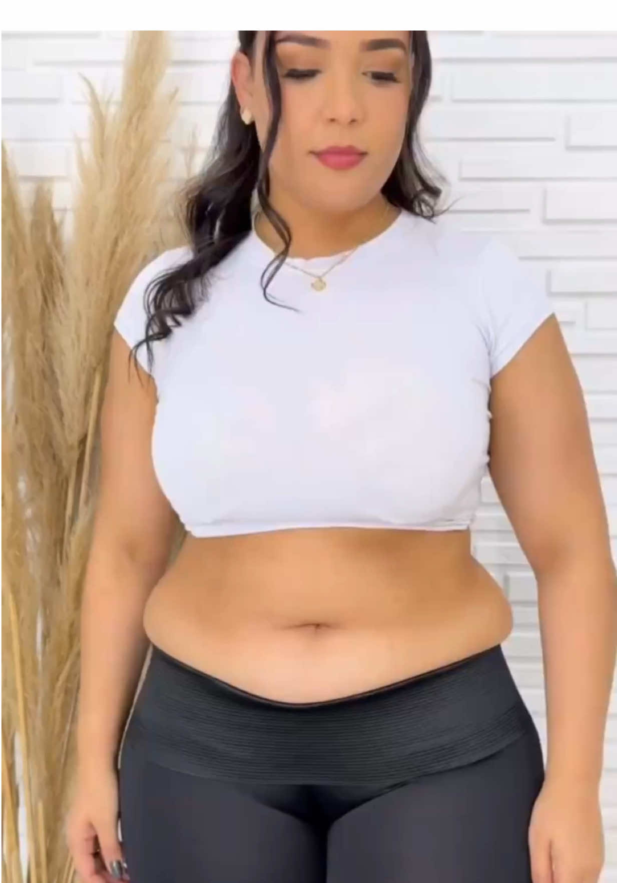 Cinta Short Modeladora Plus Size Short Feminina Alta Compressão #CintaModeladora #ShortPlusSize #AltaCompressão #ModaFeminina #ConfortoModelador Copie o link e cole no navegador para comprar com desconto! 👇🏼 https://br.shp.ee/3gh37lj?smtt=0.0.9