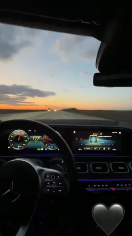 Heyatda elə İnsanlar secin tanıyın  Qiymeti ustunde olmasın...!