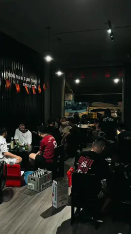 Bình yên không phải là không có sống gió, mà là giữa bộn bề ta vẫn tìm được một góc nhỏ để thở chậm lại#quannhaucodien #BIACOTDEN #nhatrang 