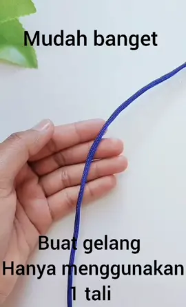 mudah dan simpel banget buat gelang hanya menggunakan 1 tali aja...👍👍 #tutorials #gelang #tutorialgelang #gelangcouple #art 