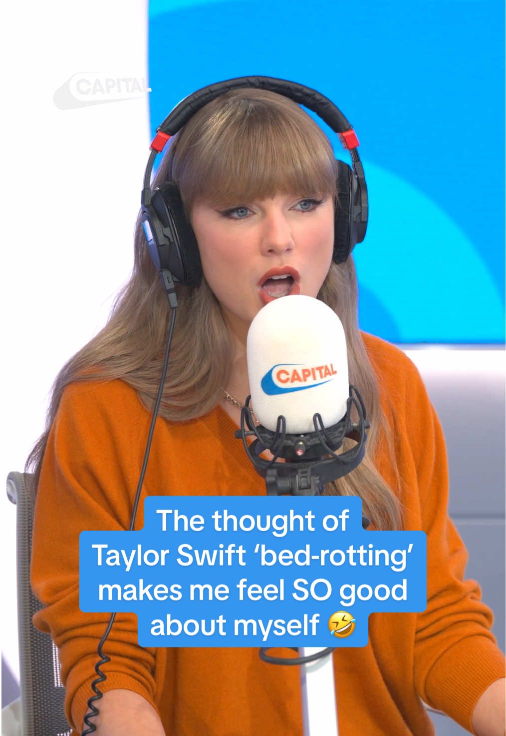 Would give ANYTHING to sit and watch ‘Friends’ with Taylor 😭 Watch the full interview with @Taylor Swift now on @Global Player ❤️‍🔥 #taylorswift #thelifeofashowgirl #taylorswiftvideo #taylorswiftinterview #taylorswiftupdates 