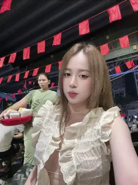 Họ buông lời tán anh cả trăm câu đường mật. Em chỉ thì thầm hỏi thật là ‘’Anh ăn cơm chưa“🥲 #xh 