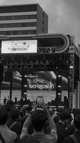 Mengenangmu🥀 Kerispatih- #mengenangmu #kerispatih #lyrics #lirik #sikaditt__ 