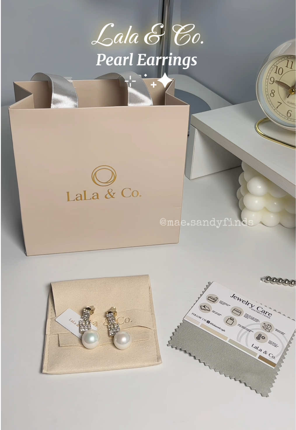 The secret to effortless elegance? 🤍  These pearl earrings from @Lala &Co. ✨💖 #ClassyVibes #pearlearrings #giftideas #oldmoneyaesthetic #earrings 