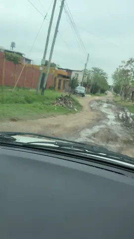 Varela papá , esto tienen  miedo que les  robe Mlilei dios mío 🤦🏼‍♀️les gusta vivir en la caca 