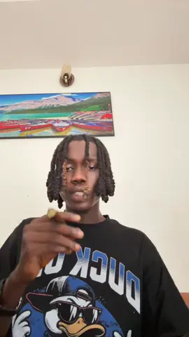 Your babe say may you distance from us LOL mumu come Dey form busy 😂 me wey calm Dey look 👀  #viral #trend #fyp #lambaofbenin #zeropanic 