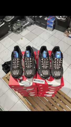 TN 3 Plus size 40 - 44 Harga Pelajar Order Hubungi Admin no Di BIO Toko Offline : NB STORE Jl. Raya surade km 209, #tn3 #nbstoresrd #royalkicksupply 