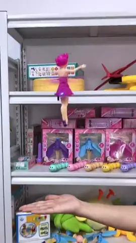 ✨Magia no ar! A Boneca Fada Voadora encanta e diverte com sensor de mão – um brinquedo que parece de outro mundo! 🧚‍♀️🚀 #fadavoadora #brinquedomágico #diversãogarantida #presenteperfeito #droneinfantil 