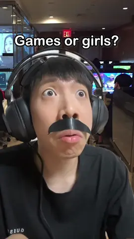 Boys and men games or girls #luziwei #Meme #game #girl #bro 