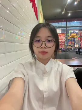 mặt tròn nhìn cứ bị sao sao í #xh 