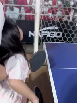 ameena dan azura nyobain olahraga pingpong?🥰 #fyp #ameenahannanuratta #azurahumairanuratta #aureliehermansyah10 #attahalilintar 