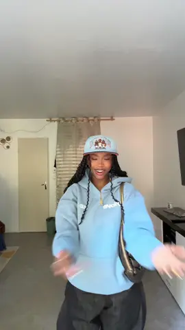 this is how my saturdays sound like if u asked me 😜 #OOTD #outfitinspo #streetwear #fashiontiktok #fyp 