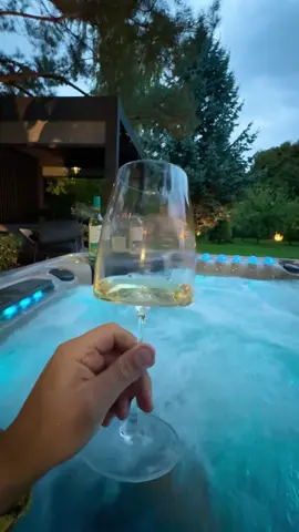 Дегустация в джакузи…🍷👌