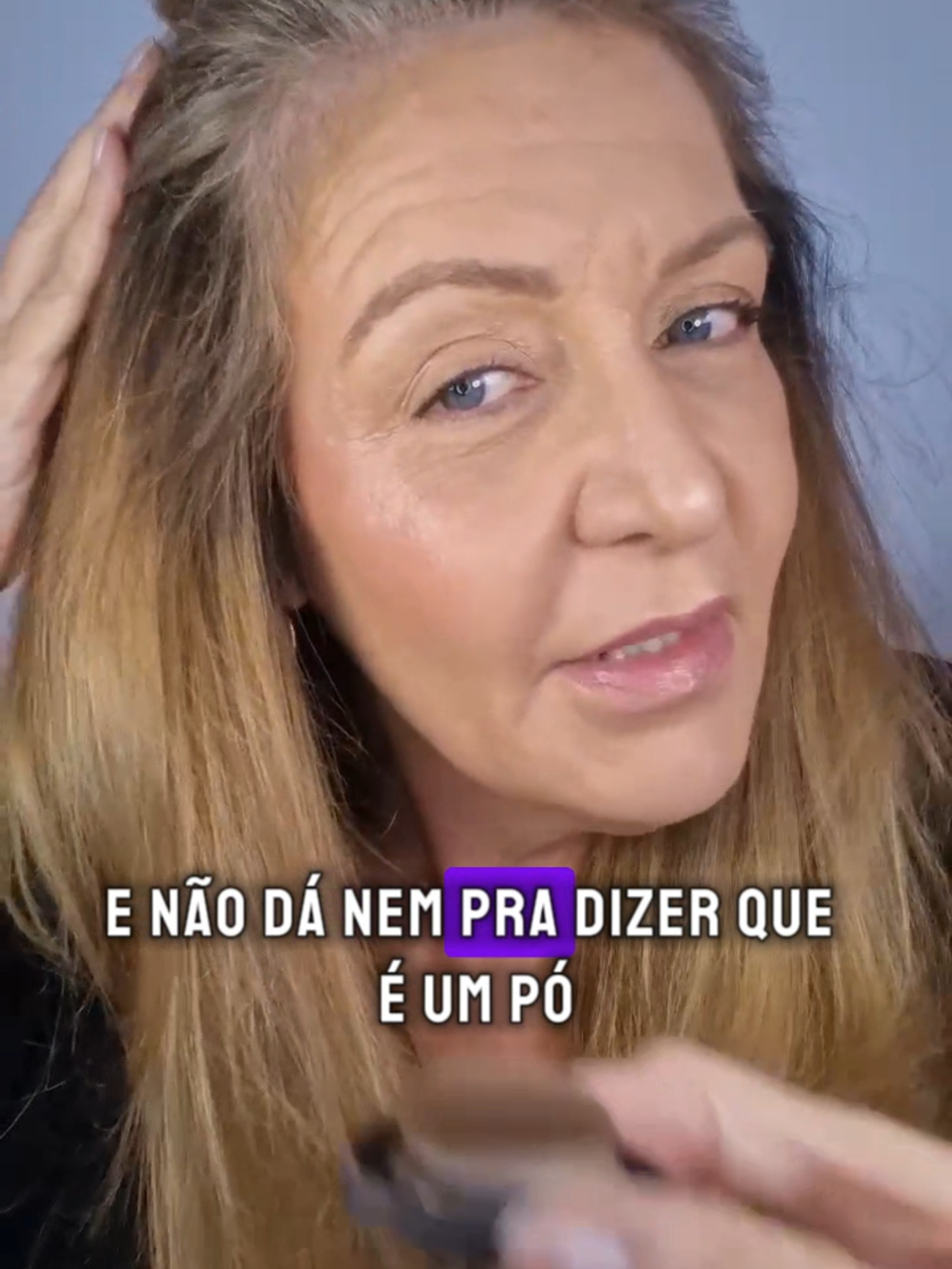 Fios brancos podem até aparecer, mas não ficam. Com SEVICH, a cobertura é instantânea e o resultado é confiança que dura o dia inteiro. #maquiagemcapilar #cabelobranco #fiosbrancos #autoestima #cabelos
