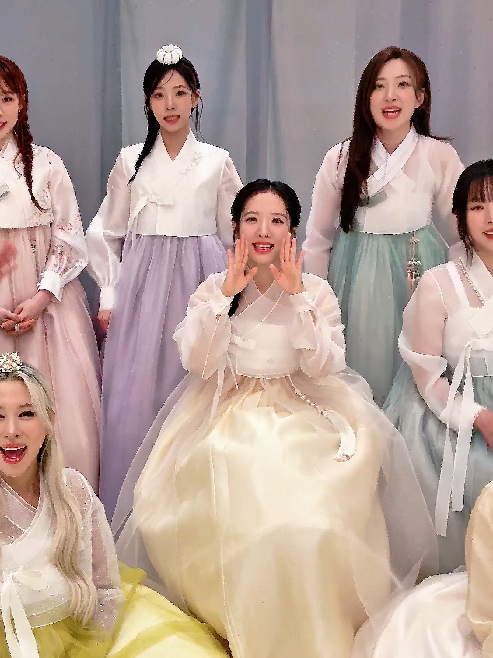 우정, 즐거운 한가위 보내세요~🧡 #우주소녀 #WJSN