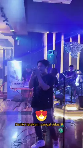 Detik-detik terekam jelas mbak In Semarang bawain Another Day versi Sansekerta ✨🔥 #fyppppppppppppppppppppppp  #epicmoment  #anotherday #sansekertaband  #dreamtheater 