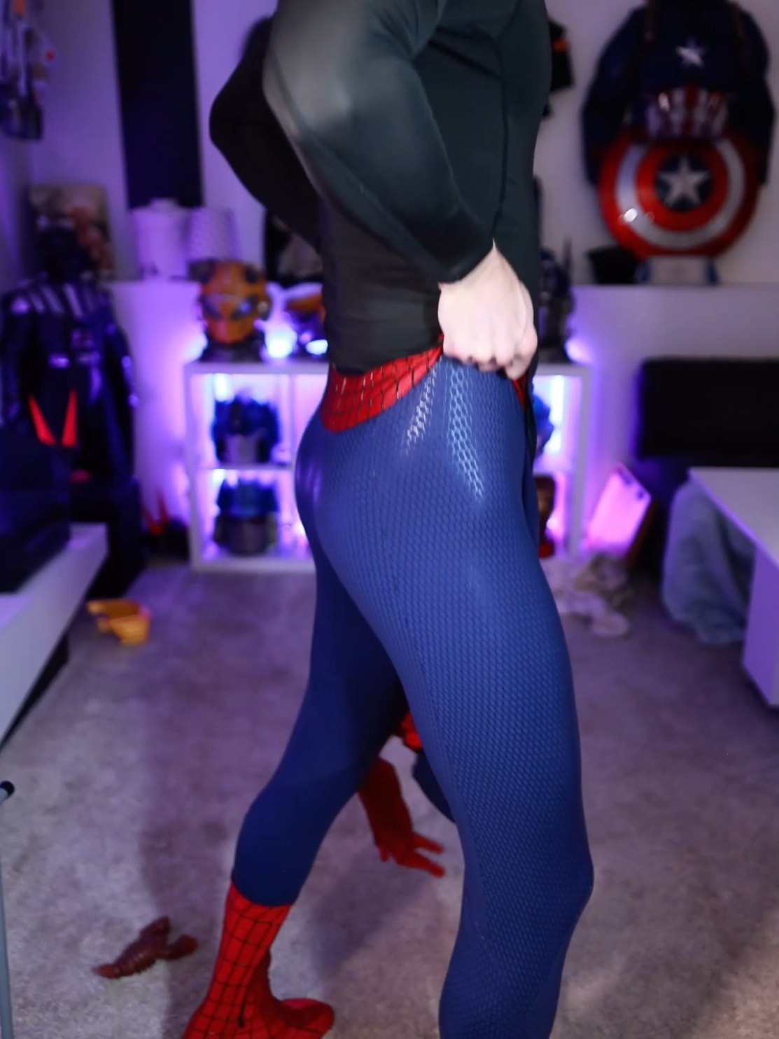 I try on a REALISTIC SPIDERMAN suit from joyydesign. It fits great and I love the feeling of being spiderman! #spiderman #marvel #unboxing #peterparker #costume 
