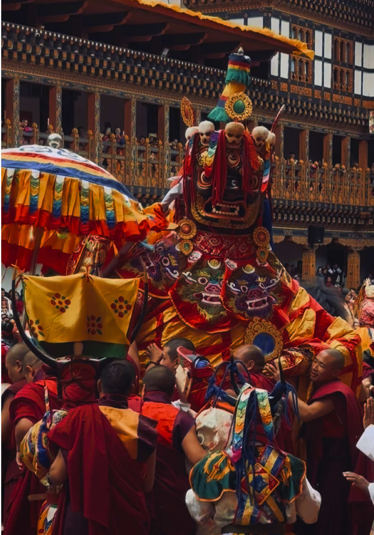 In the haunting rhythm of the Lord of Death, Yama, whirls in a terrifying, majestic display. This is not merely a performance, but a visceral sermon on impermanence, . His skeletal mask and fierce visage are not meant to invoke simple fear, but to serve as a powerful memento mori—a stark reminder that death is an inescapable truth for all who are born. #Buddhistmaskdance #death 