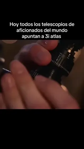 🔭 Hoy todos los telescopios apuntan al cometa 3I ATLAS 🌌👀 Desde cada rincón del planeta, los aficionados a la astronomía están girando sus telescopios hacia un mismo objetivo: el cometa interestelar 3I ATLAS ✨. Un visitante único que nos recuerda lo pequeños que somos en el universo 🌍💫 #3IAtlas #Cometa #Astronomía #Telescopios #Ciencia         