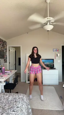 HAPPY FRIDAY!!!!!🩷💜🤪…#foryoupage #viral #me #goofy #friyay 