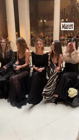 #phoebetonkin #parisfashionweek #ninaricci #onregardequoi #pfw 