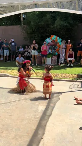 🌺✨ Uma aventura no meio da natureza com o tema Moana 🌊🐚 No Limoeiro a festa vira experiência mágica para as crianças e inesquecível para a família 💛 Quem você levaria para viver esse dia dos sonhos? 🏝️ #FestaInfantil #MoanaParty #DecoraçãoMoana #BuffetInfantil #ChácaraDeFestas #FestaAoArLivre #FestaNoLimoeiro #IdeiasParaFesta #InspiraçãoDeFesta #FestaMágica #FestaDosSonhos #MãeDeMenina #MãeDeMenino #FestaPerfeita 