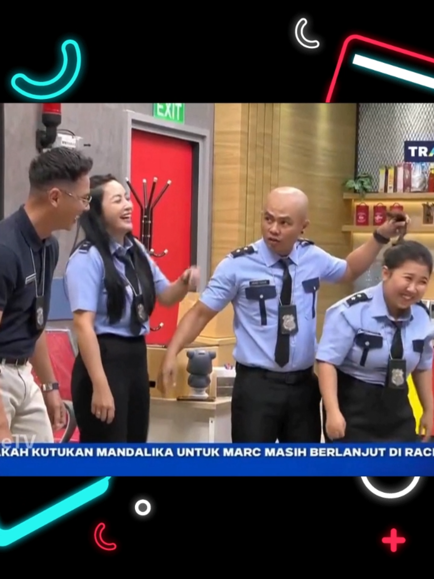 Foto kluarga surya rosak🤣 #laporpaktrans7 #ustazjojo 