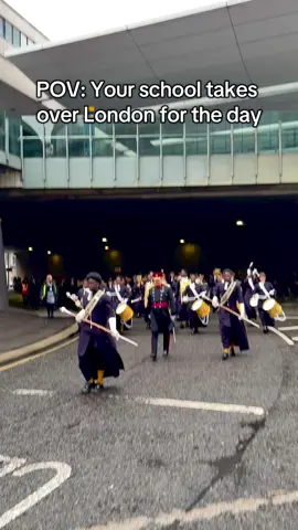 This is how you do school trips in style (and stop London traffic 🫢 😎 ) Today our band and senior pupils marched through the City of London – keeping alive the school’s centuries-old links with the City 🔥 Music ✅ history ✅ school aura ✅✅ #ChristsHospital #MarchingBand #CityOfLondon #Tradition