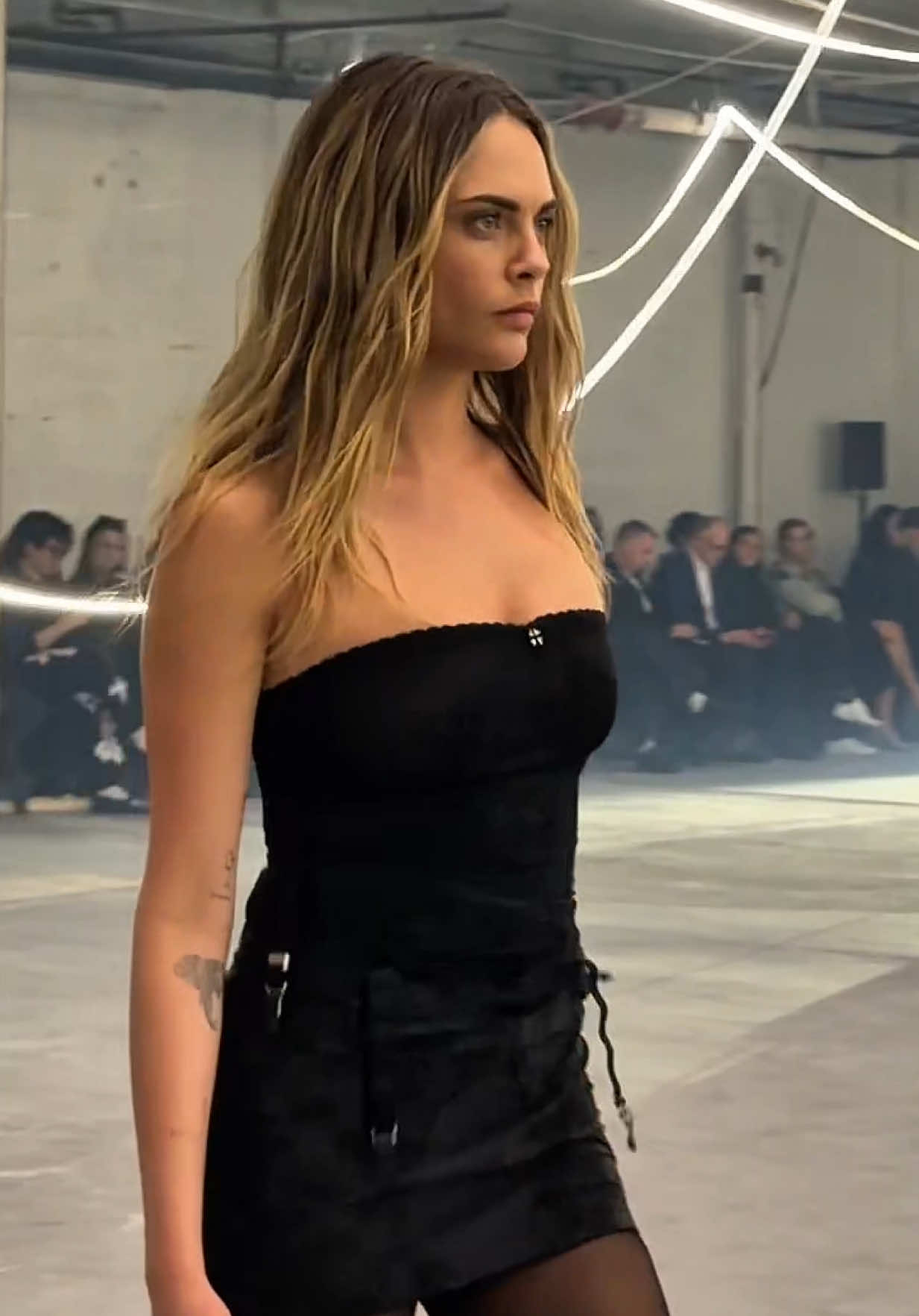 Cara Delevingne just walked the VETEMENTS SS26 show in Paris. #TikTokFashion #pfw #caradelevingne