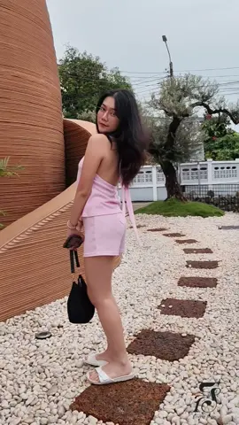 Outfit check ✔ คาเฟ่ check ✔ สวยมั่นใจ check ✔ #friendstyles #dressyourmoment #FS #fitcheck  #คาเฟ่ 