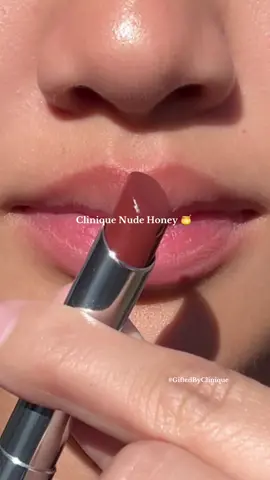 🍂 The perfect fall lip has arrived  #GiftedByClinique Clinique Nude Honey Almost Lipstick ✨ A sheer, buildable nude that adjusts to your lips for a shade unique to you. Hydrating, soft-shine, and made with 95% conditioning ingredients 💄 The only nude you need this season! @Clinique @Campus Trendsetters  #CliniqueOnCampus #GoNudeHoney #Clinique #PerfectFallLip    