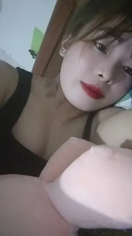 mệt mỏi nhiều lúc nghĩ mà không kìm được lệ lúc nào cũng phải một mình đi làm về muộn cũng một mình ăn cơm cũng một mình ngủ cũng một mình giống như mình chưa chg con vy 😴😴 