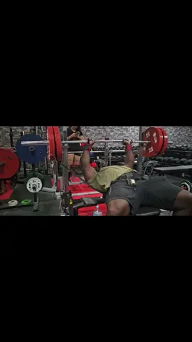 Band work for a big bench  #Powerlifting #Powerlifter #StrengthTraining #BigLifts #SquatBenchDeadlift #HeavyLifts #RawPowerlifting #LiftHeavy #ChalkAndIron #NoWeakness  #筋トレ #パワーリフティング #ベンチプレス #スクワット #デッドリフト #筋肉 #筋トレ男子 #筋トレ女子 #ジム #フィットネス  #トレーニング #ジムライフ #ボディメイク #フィジーク #筋トレ好きな人と繋がりたい #筋トレ仲間募集中 