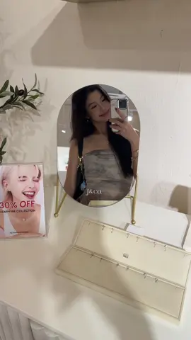 Once you go ‘flatback’ you never go back frrr @J&Co Jewellery 🌸✨ thank you for starting my addiction to these 😅 #earrings #jewelry #shopping #earringstack #haul  📍17 Harper Road Singapore 369679 🚇 Tai Seng MRT exit B