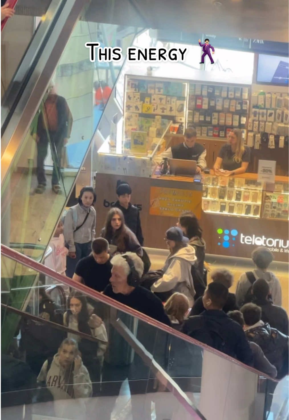 This energy 🕺🏻 make my day!!!🥹 #bigfan #warszawa #oldmoney #dance #dancing 