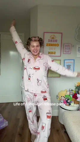 “Screamed F u Aimee to the night sky” 😭retake of this transition tomorrow #taylorswift #thelifeofashowgirl 