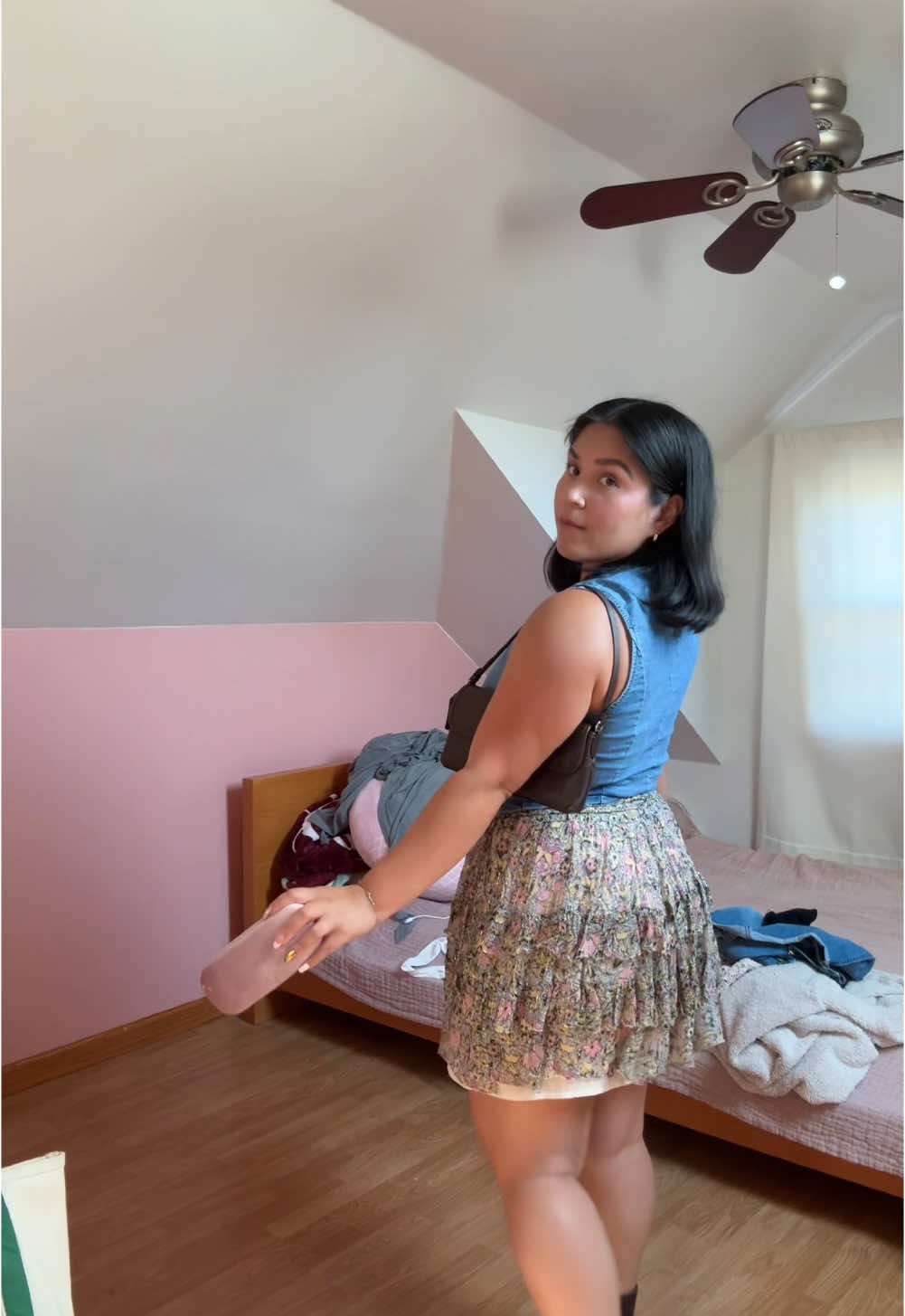 feels illegal to be doing fall things and it’s 84 degrees lol I’m actually upset #fall #summerfall #OOTD #pumpkinpatch