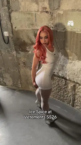 #icespice poses for a photo at #vetements SS26 show #pfw #TikTokFashion #dazedfashiontv 