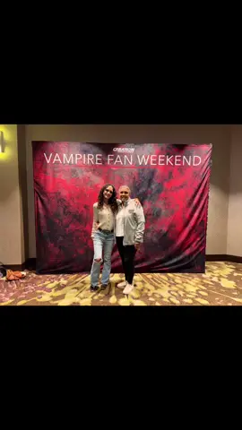 Got to meet my favorite actors from my all time favorite show. It was amazing. 100% would do it againn#convention #vampirefanweekend2025 #damonsalvatore #fangirl #seattlewashington 