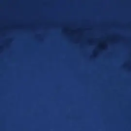 Не могу поверить, что это снято мной. Три года назад. Время, когда после работы я уехал в какую-то глухую деревню. Нашел ночлег у местных, заплатил совсем немного. А под вечер… под вечер я просто пошел в степь. Без всяких мыслей, кроме одной: хочу, чтобы ноги устали так, чтобы нести себя стало непосильной рутиной. Хочу засыпать на ходу, еле дыша. Шёл я в лютый мороз, около -40. На видео – только начало пути. Минут через двадцать телефон уже замёрз. Пальцы одеревенели, очки покрылись инеем, ресницы слиплись. Ноги реально начали подкашиваться, дышать становилось все труднее. В конце концов,спустя несколько часов ходьбы, я просто рухнул. Дорога исчезла под снегом, замело все. Вокруг не было видно абсолютно ничего, кроме белоснежной, безжалостной метели.#alone #night #fyp #winter 