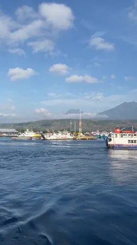 Suasana pagi hari di selat bali #kmpsamudraindonesia #selatbali #penyebranganketapanggilimanuk 