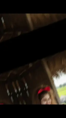 ผู้ชายทักมารีบตอบนะสาว🤣 ฝากกดหัวใจและกดติดตามเพื่อเป็นกำลังใจให้ด้วยนะคะ♥️ #ai #แจกpromptฟรี promptฟรี  #gemini  #เป็นคนตลกเฮฮา #สร้างรูปด้วยai  แจกคำสั่ง prompt 👇  สร้างรูปผู้หญิงใช้โครงหน้าเดิม ผมยาวสีน้ำตาล ผมยุ่งกระเซอะกระเซิงชี้ฟู ติดโบว์สีแดงบนหัว แปะแป้งเต็มหน้า นั่งทำหน้าเขินอาย  สายตามองโทรศัพท์ใส่เสื้อคอกระเช้าสีสีเหลือง ใส่ผ้าถุงสีแดงลายดอก ในมือถือโทรศัพท์ไอโฟน17 ใกล้กับโทรศัพท์มีกล่องข้อความแชทสีเขียว มีบทสนทนาว่า 