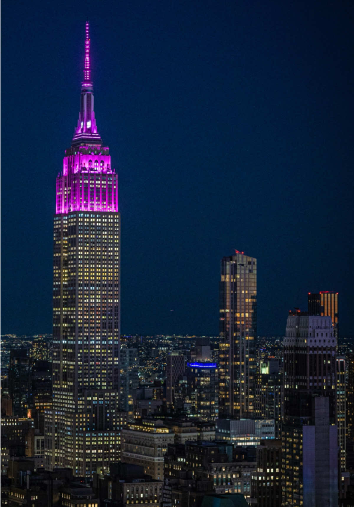 The scene: @Empire State Building 🏙️. The color: pink 🩷. The reason: honoring and remembering all of those touched by breast cancer. #TimeToEndBreastCancer