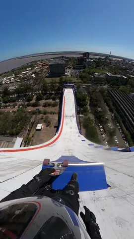We were not ready for the POV to look like THAT 😵‍💫 🛹: @diassandro #skate #Skateboarding #skatetok #skatelife #brazil