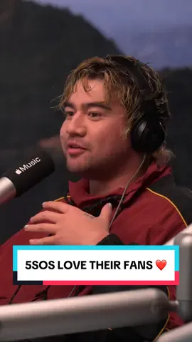 ❤️ #5sos #5secondsofsummer  #5sosfam #zaneloweinterview #applemusic  @5 Seconds of Summer 