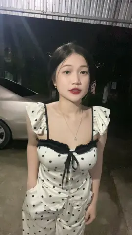 Lâu rồi không lên đồ bộ cho mấy chị kkk 