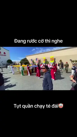 #xuhuong #viral #vietnam #cali Về VN chạy té đái hết🤡