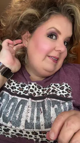 Another NYX morning, this time with their Buttermelt Blush! It’s amazing! I love it. So smooth and beautiful! #nyxbuttermeltblush #nyxcosmetics #reallifewithrachel #MomsofTikTok #nyxfatoil 