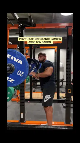SÉANCE JAMBES AVEC LE DARON 😓 @Manu Lima #gym #fyp #jenchie #bodybuilding #workout 
